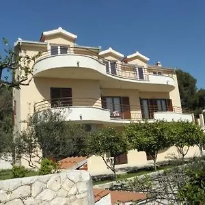 Ferdi Apartment